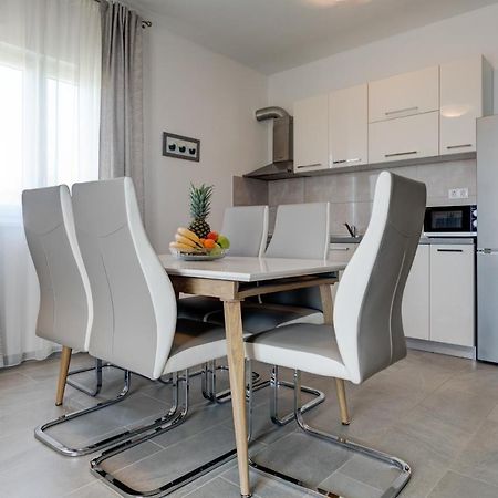 Love Apartments Zecevo Exterior photo