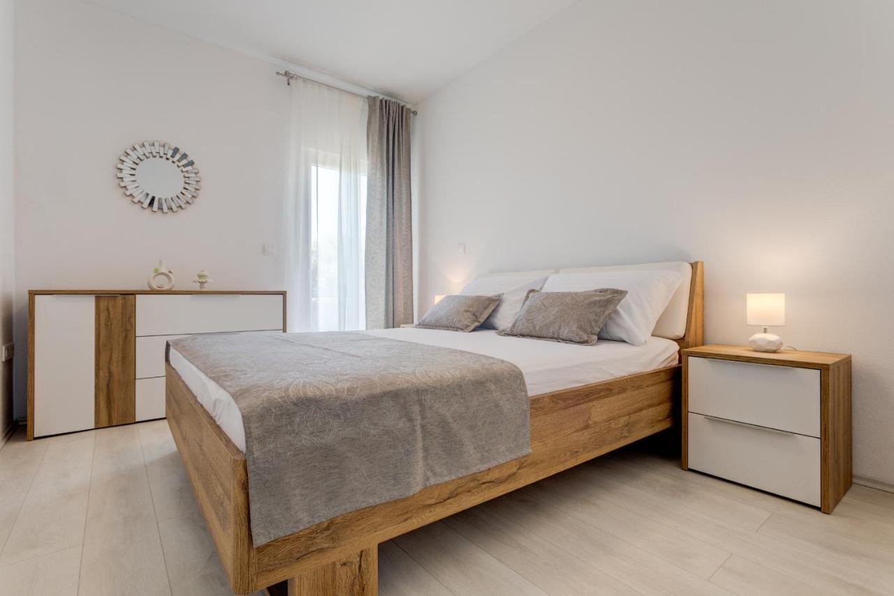Love Apartments Zecevo Exterior photo
