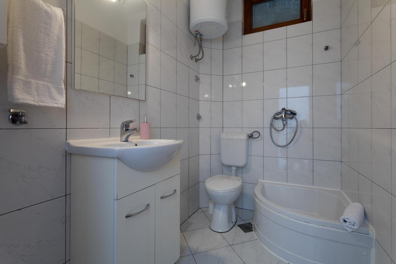 Love Apartments Zecevo Exterior photo