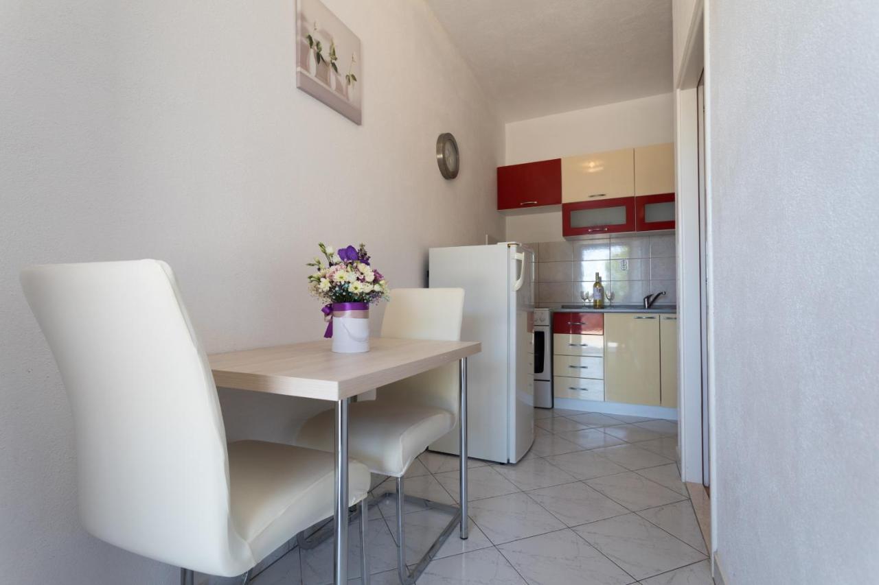 Love Apartments Zecevo Exterior photo
