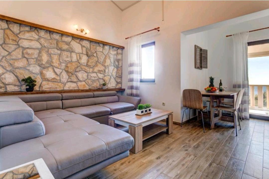 Love Apartments Zecevo Exterior photo